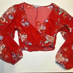 American Eagle Red floral cropped top with long sleeves light weight size XS